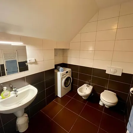 Riverbridge Apartman *