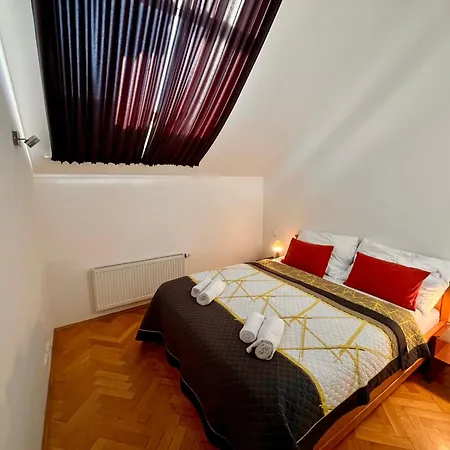 Riverbridge Apartment *
